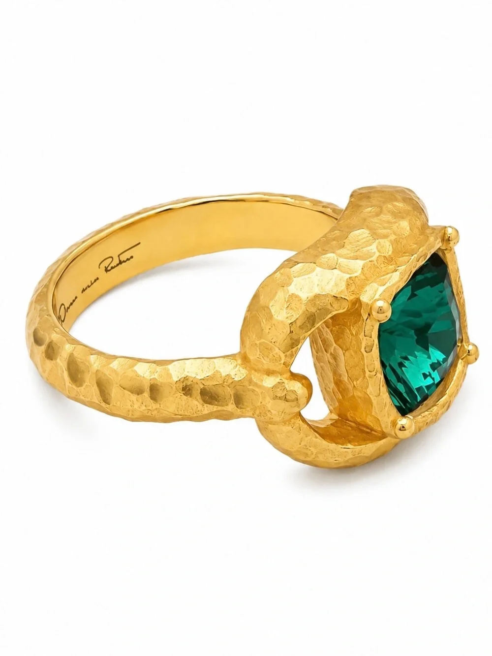OSCAR DE LA RENTA • Emerald Crystal Embellished Hammered Gold Ring